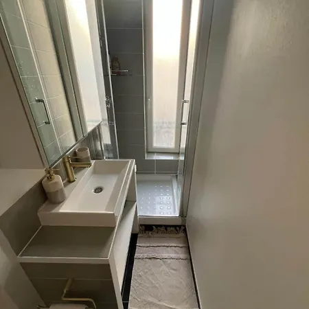 Very Cosy Flat Center Of Montmartre Appartement